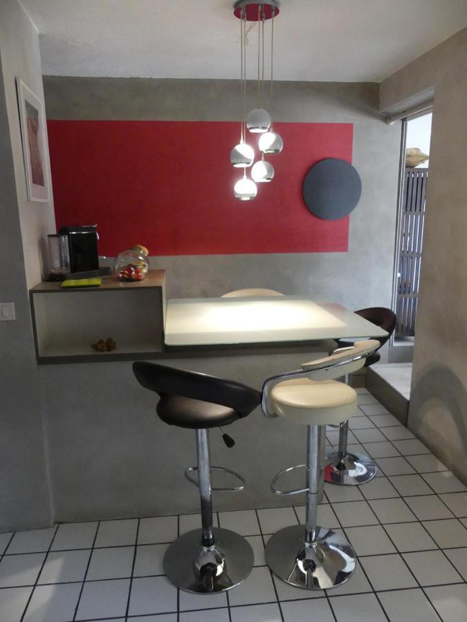 Un Pied-A-Terre Au Centre De Papeete Apartment Папеете Екстериор снимка