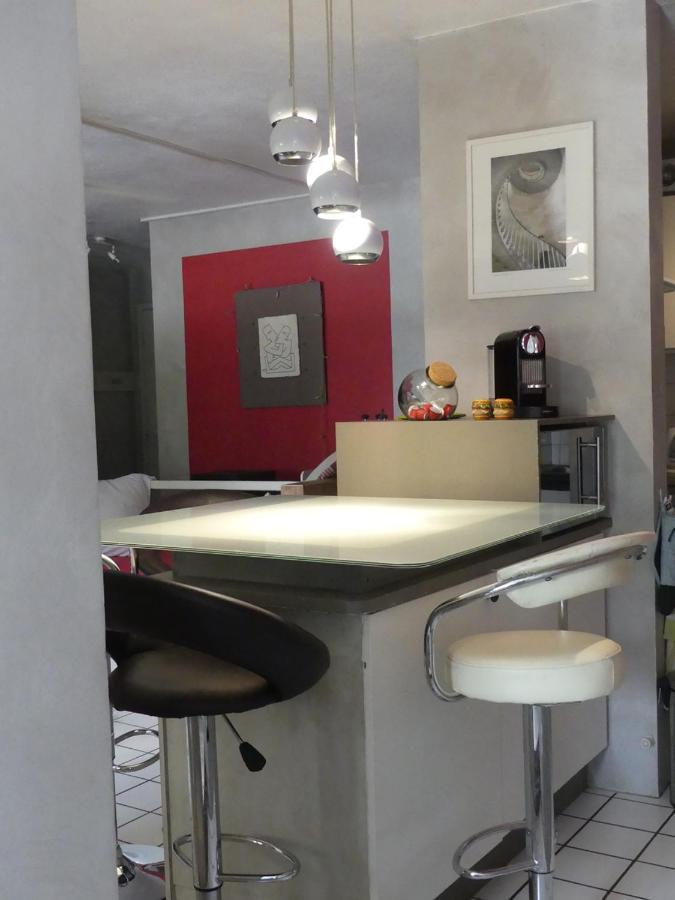 Un Pied-A-Terre Au Centre De Papeete Apartment Папеете Екстериор снимка